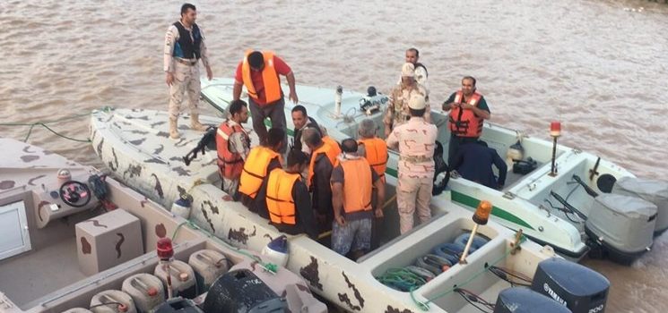 نجات پنج خدمه یک شناور از خطر غرق در مسیر دوبی – دیر