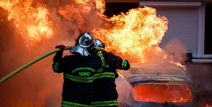 شهرهای فرانسه در آتش خشم معترضان می‌سوزد