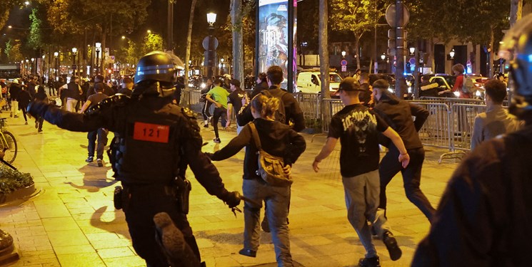 درخواست فرانسوی‌ها برای وضعیت اضطراری همزمان با بازداشت ۳۲۲ نفر