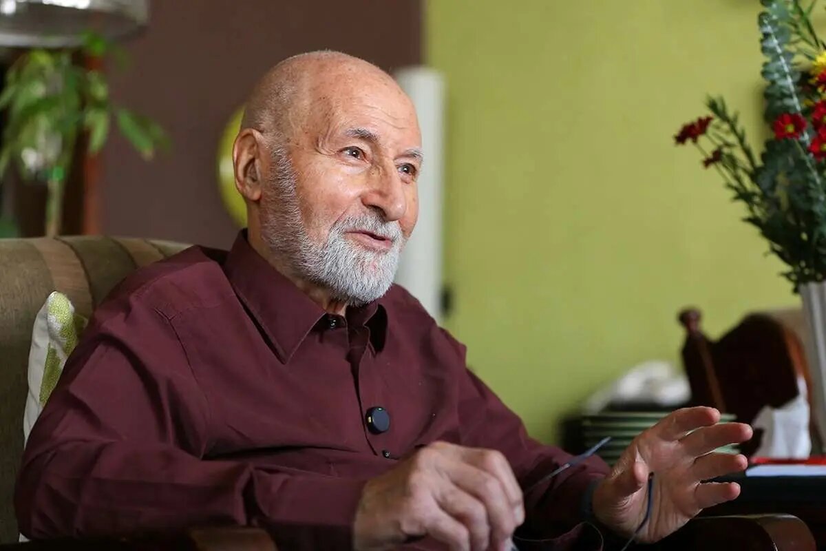 نبوی: خاتمی در دوم خرداد حرف‌های ژیگولی می‌زد و من منتقد بودم